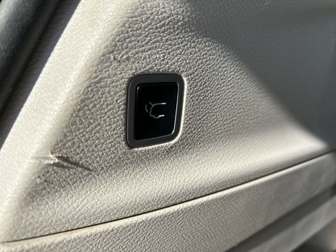 Used 2017 Chrysler Pacifica Touring w/ Tire & Wheel Group image 18