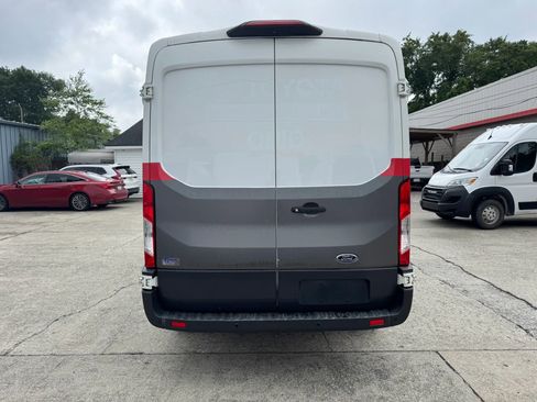 Used 2018 Ford Transit 250 130 Medium Roof RWD image 11