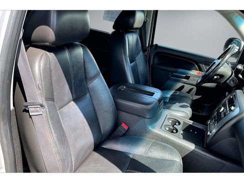 Used 2013 GMC Yukon XL SLT AWD/4WD image 25