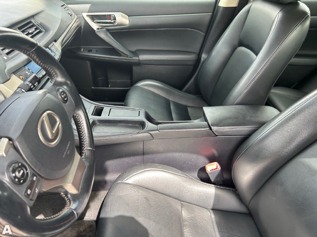 Used 2015 Lexus CT 200h FWD image 18