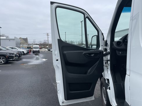 Used 2019 Mercedes-Benz Sprinter 1500 image 27