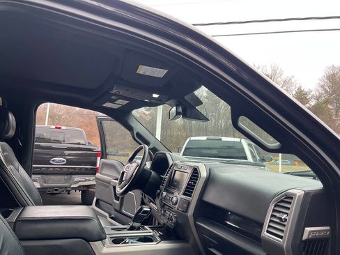 Used 2015 Ford F150 Platinum w/ Equipment Group 701A Luxury image 37