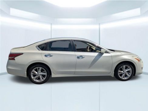 Used 2014 Nissan Altima 2.5 SV FWD image 7