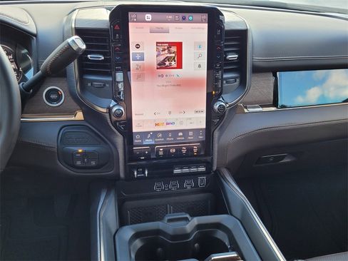 New 2025 RAM 2500 Limited image 18