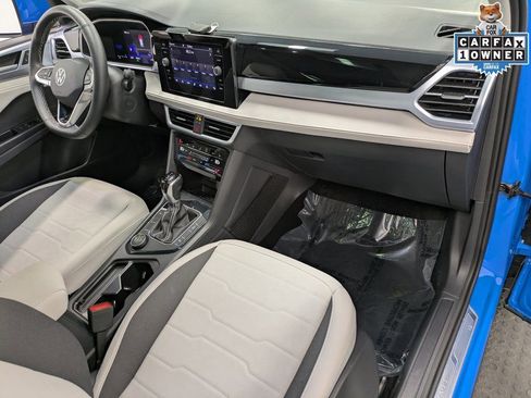 Used 2025 Volkswagen Taos SE w/ Panoramic Sunroof Package image 31
