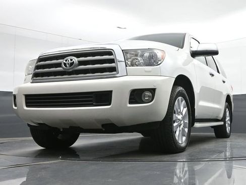 Used 2017 Toyota Sequoia Platinum AWD/4WD image 36