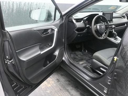 Used 2021 Toyota RAV4 LE w/ Carpet Mat Package (TMS) AWD/4WD image 26