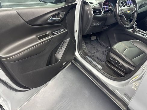 Used 2022 Chevrolet Equinox Premier FWD image 31