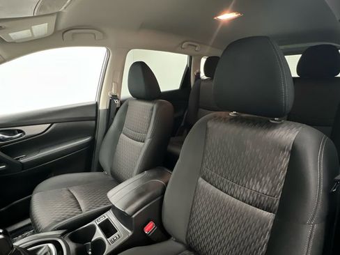 Certified 2019 Nissan Rogue SV w/ Premium Package image 9