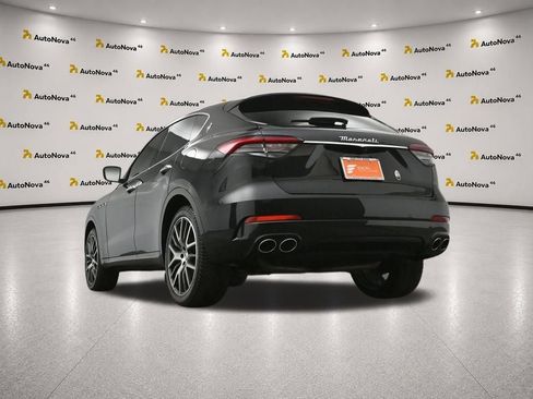 Used 2022 Maserati Levante GT AWD/4WD image 48