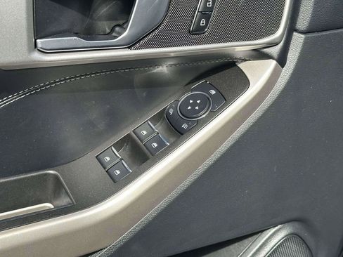 Used 2023 Ford Explorer XLT w/ Equipment Group 202A AWD/4WD image 16