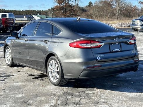 Used 2020 Ford Fusion SE image 10