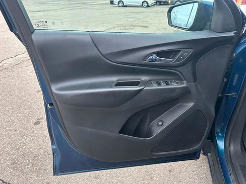 Used 2020 Chevrolet Equinox LT w/ Driver Convenience Package image 14