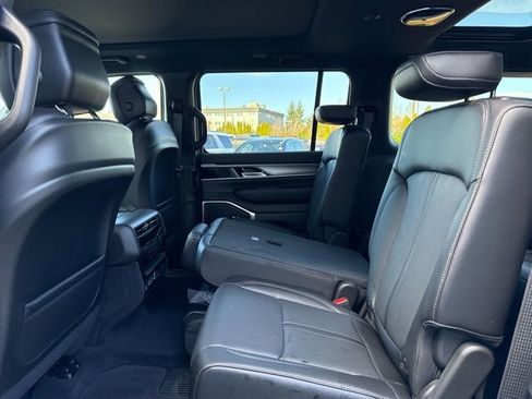 New 2026 Jeep Grand Wagoneer L 4WD image 9