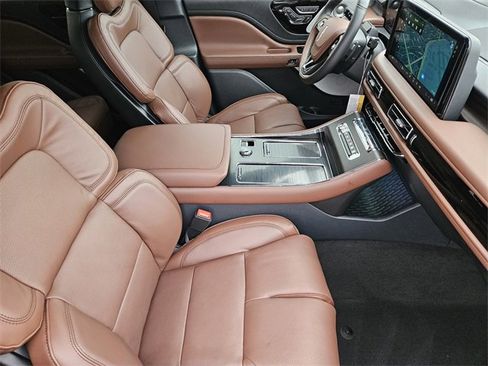 New 2026 Lincoln Aviator Reserve image 13
