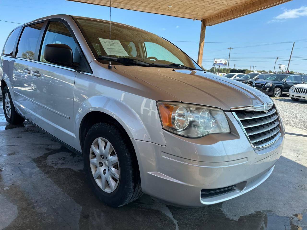 Used 2009 Chrysler Town & Country LX w/ PWR Convenience Group FWD image 20
