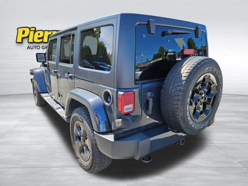 Used 2016 Jeep Wrangler Unlimited Sahara w/ Connectivity Group AWD/4WD image 4
