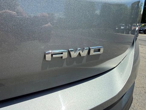 Used 2024 GMC Terrain SLE AWD/4WD image 26