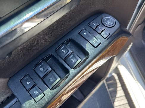 Used 2017 GMC Sierra 1500 SLT w/ SLT Premium Package AWD/4WD image 11