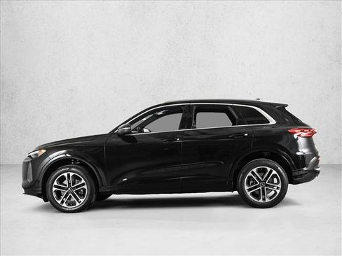 Used 2025 Audi Q5 Premium w/ Convenience Package image 8