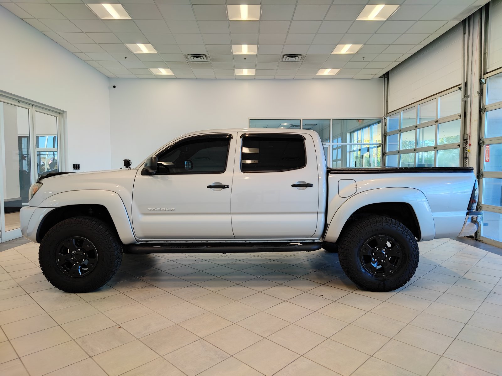 Used 2011 Toyota Tacoma 4x4 Double Cab w/ SR5 Pkg #2 image 6