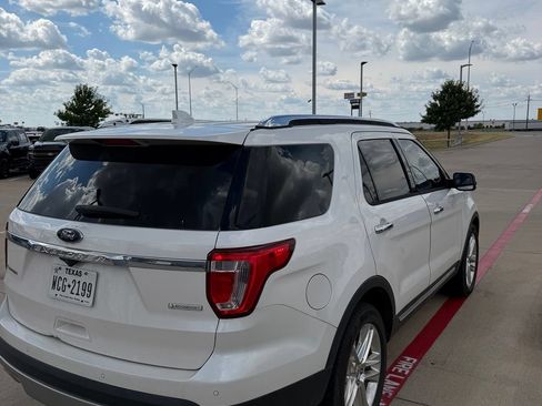 Used 2017 Ford Explorer Limited FWD image 25