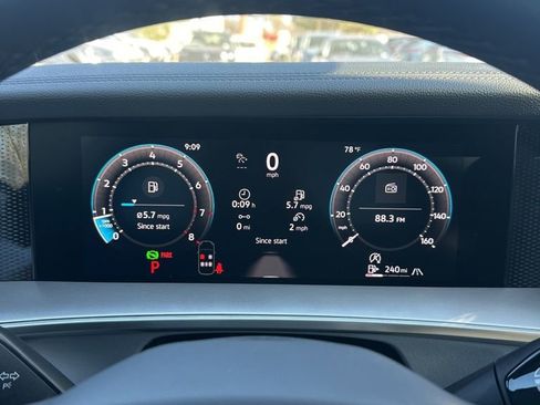 New 2026 Volkswagen Tiguan SE R-Line AWD/4WD image 10