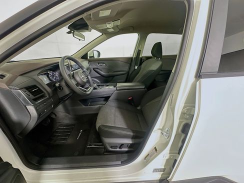 Used 2023 Nissan Rogue SV FWD image 13