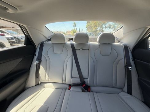 Used 2025 Hyundai Elantra Limited FWD image 39