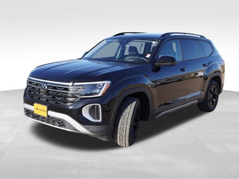 Used 2024 Volkswagen Atlas Peak Edition SEL AWD/4WD image 11