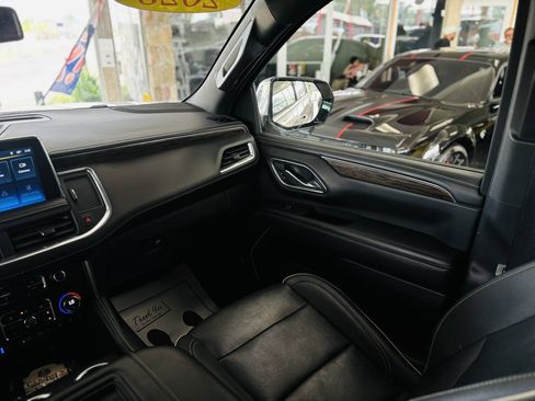 Used 2023 Chevrolet Suburban Premier AWD/4WD image 48