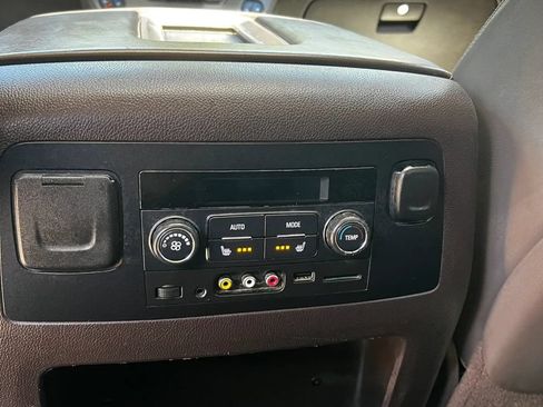 Used 2015 GMC Yukon XL Denali w/ Touring Package AWD/4WD image 31