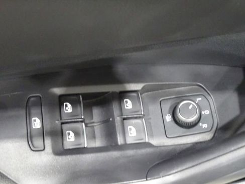 Used 2024 Volkswagen Jetta SE image 15