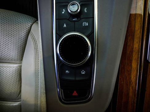 Used 2024 Cadillac Escalade ESV Sport Platinum w/ LPO, ONYX Package AWD/4WD image 19