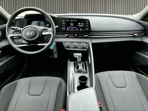 New 2026 Hyundai Elantra SE FWD image 6