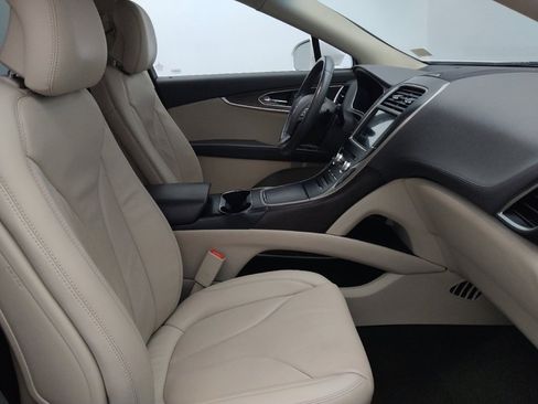 Used 2017 Lincoln MKX Reserve w/ Cargo Utility Package FWD image 21