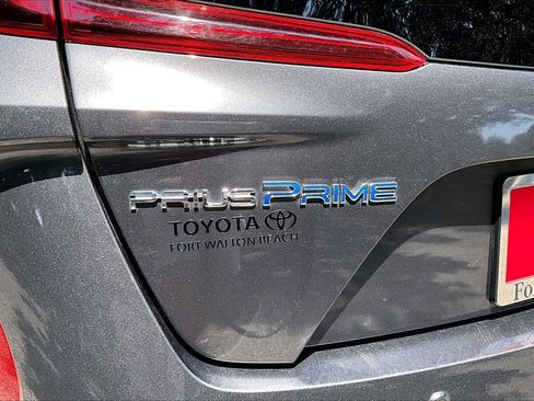 Used 2022 Toyota Prius Prime Limited FWD image 26