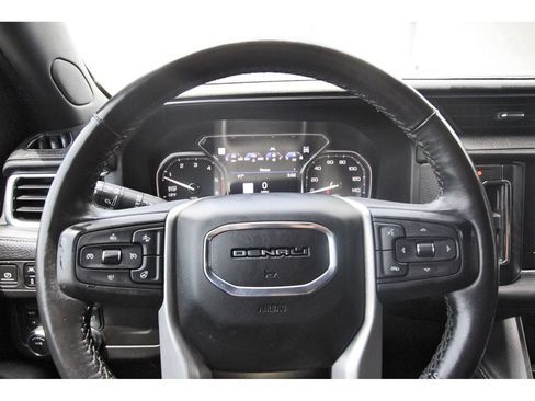 Used 2021 GMC Yukon XL Denali w/ LPO, Illumination Package AWD/4WD image 16