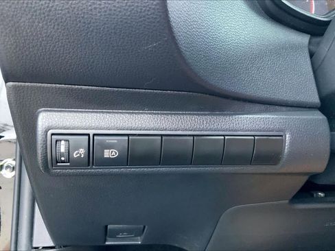 Used 2023 Toyota Corolla LE image 33