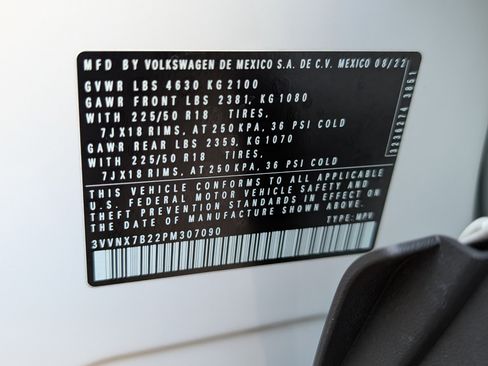 Used 2023 Volkswagen Taos SE w/ Panoramic Sunroof Package image 38