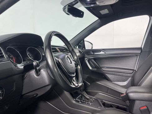 Used 2021 Volkswagen Tiguan SE R-Line image 21