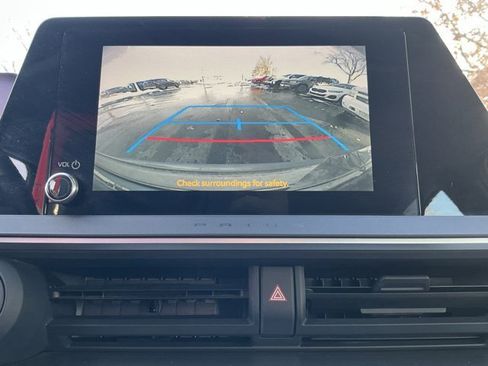 Used 2023 Toyota Prius LE image 25