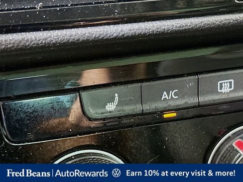 Used 2023 Volkswagen Taos SE w/ Panoramic Sunroof Package AWD/4WD image 25