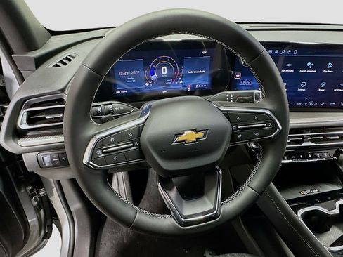 New 2026 Chevrolet Traverse LT w/ Sun and Wheel Package FWD image 12