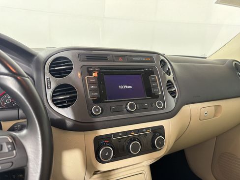 Used 2012 Volkswagen Tiguan SE FWD image 22