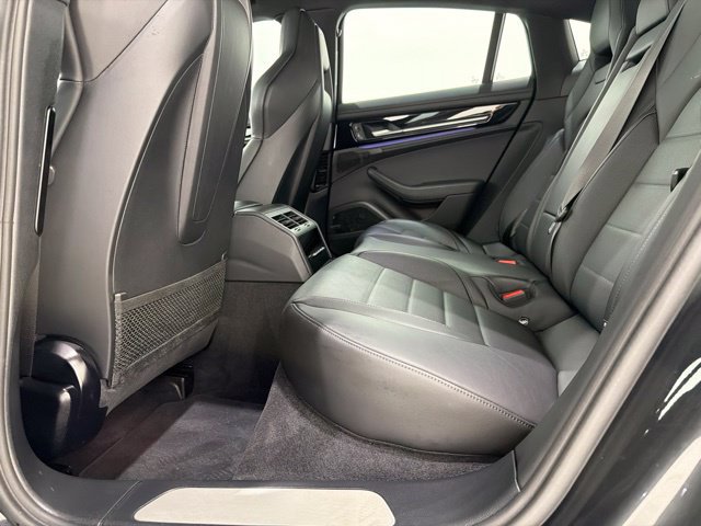 Used 2024 Porsche Panamera RWD image 17
