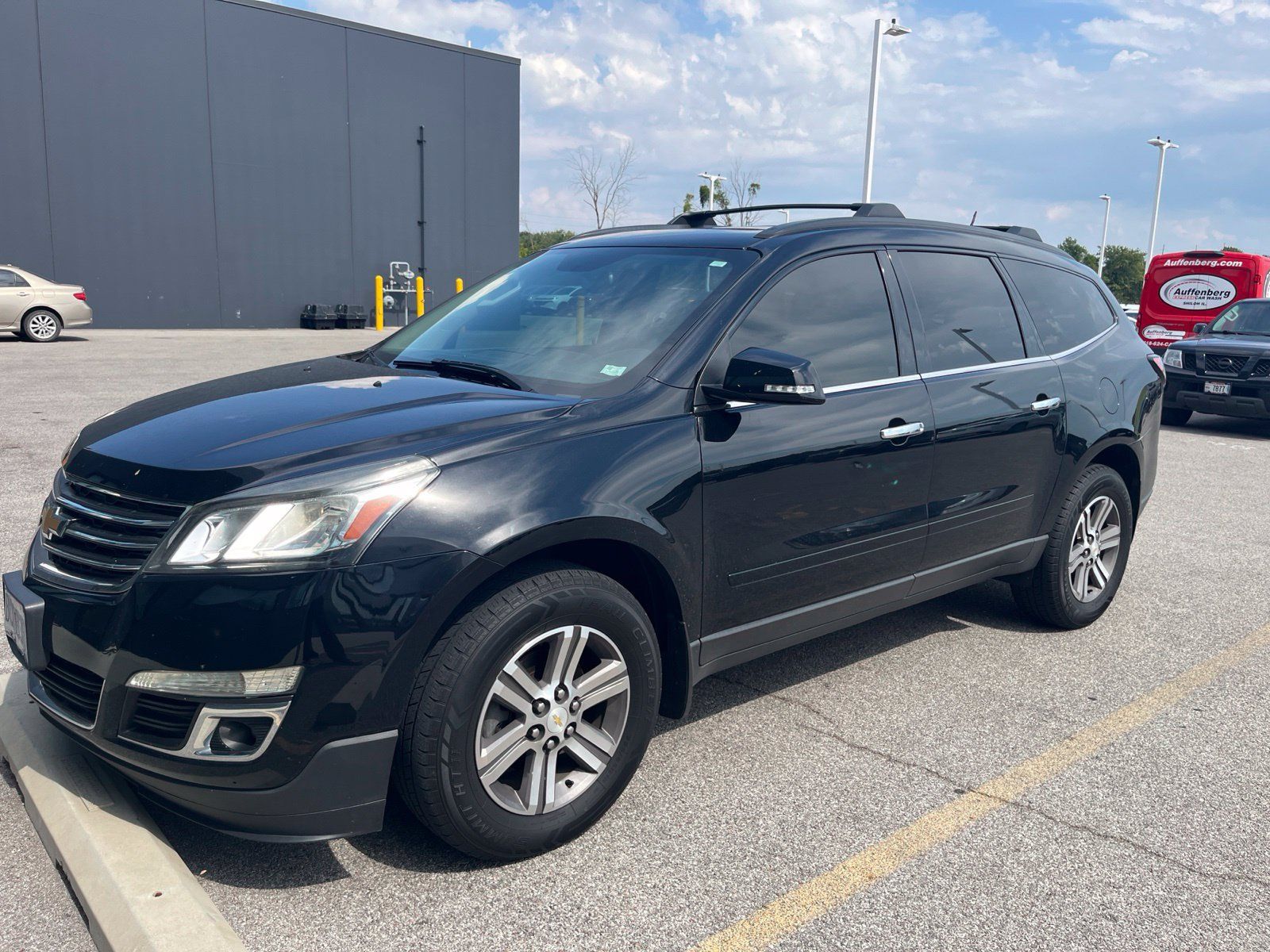 Used 2017 Chevrolet Traverse LT AWD/4WD image 1