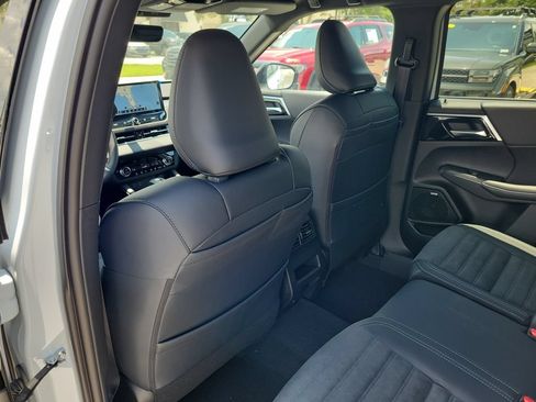 New 2026 Mitsubishi Outlander LE FWD image 7