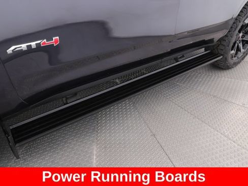 Used 2025 GMC Yukon AT4 Ultimate AWD/4WD image 16
