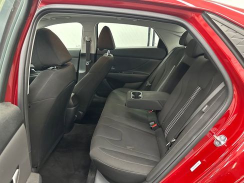 Used 2025 Hyundai Elantra SEL w/ Cargo Package FWD image 19